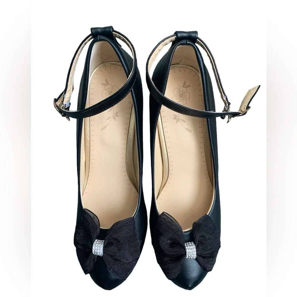 Black Mary Jane Style Pumps with Straps size 37 - Picture 2 of 10